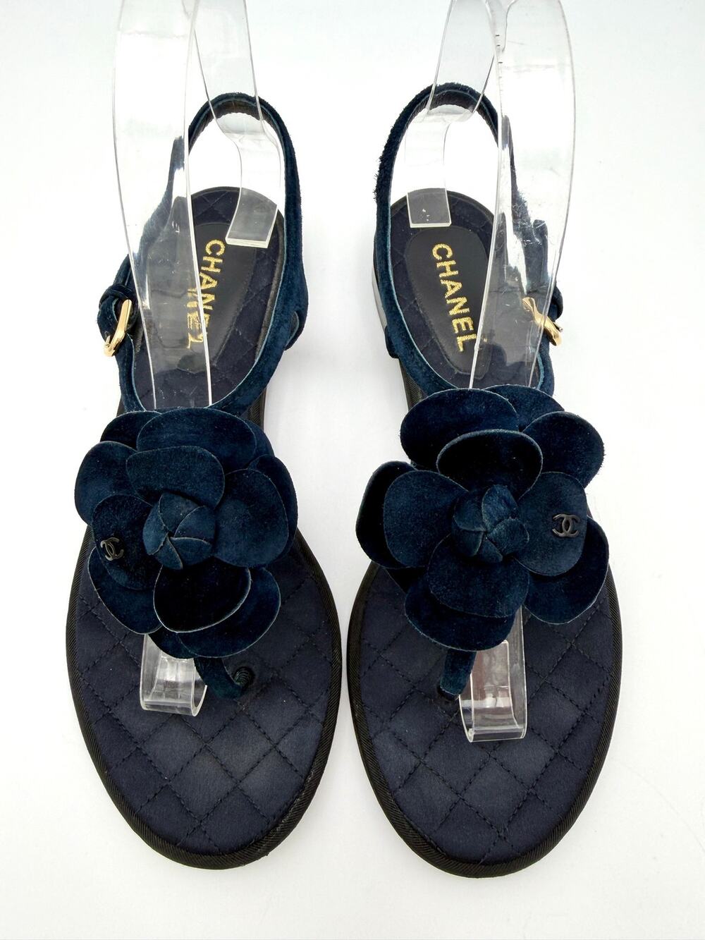 Chanel Interlocking CC Camillia Thong Sandals Navy Blue Suede Size 37C / 7 Wide